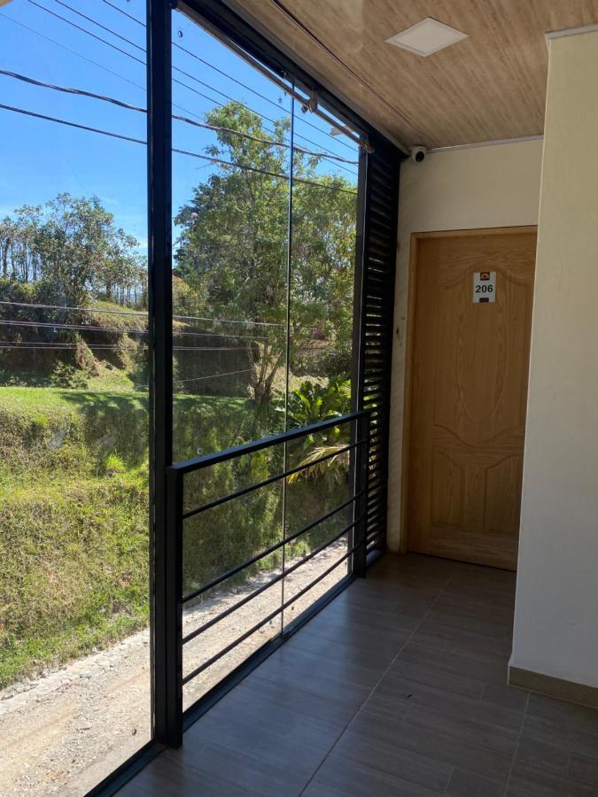 Oak Tree House ξενώνας Guatapé Εξωτερικό φωτογραφία