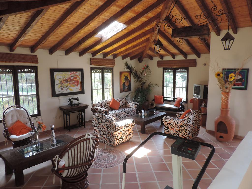 Oak Tree House ξενώνας Guatapé Εξωτερικό φωτογραφία
